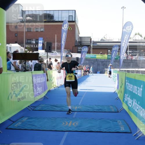 09.08.2026 - GEWOBA Citytriathlon Bremen Yannick Fuchs http://msf.ph/oto/9933876 09.08.2026 11:30:41 Ziel 458 meine-sportfotos.de
