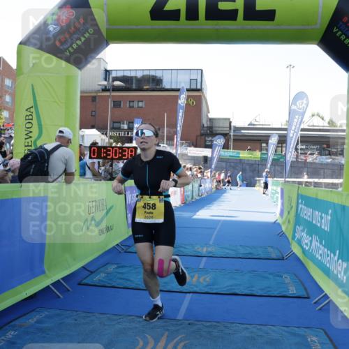 09.08.2026 - GEWOBA Citytriathlon Bremen Yannick Fuchs http://msf.ph/oto/9933878 09.08.2026 11:30:42 Ziel 458 meine-sportfotos.de