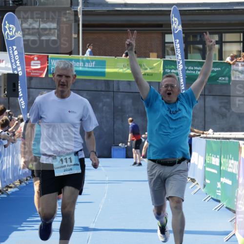 09.08.2026 - GEWOBA Citytriathlon Bremen Yannick Fuchs http://msf.ph/oto/9933882 09.08.2026 11:30:52 Ziel 111 meine-sportfotos.de