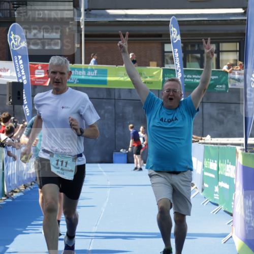 09.08.2026 - GEWOBA Citytriathlon Bremen Yannick Fuchs http://msf.ph/oto/9933883 09.08.2026 11:30:52 Ziel 111 meine-sportfotos.de