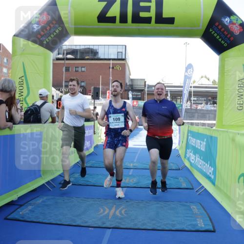 09.08.2026 - GEWOBA Citytriathlon Bremen Yannick Fuchs http://msf.ph/oto/9933901 09.08.2026 11:31:02 Ziel 109 meine-sportfotos.de