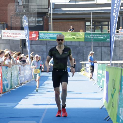 09.08.2026 - GEWOBA Citytriathlon Bremen Yannick Fuchs http://msf.ph/oto/9933908 09.08.2026 11:31:08 Ziel 370, 405, 452, 457 meine-sportfotos.de