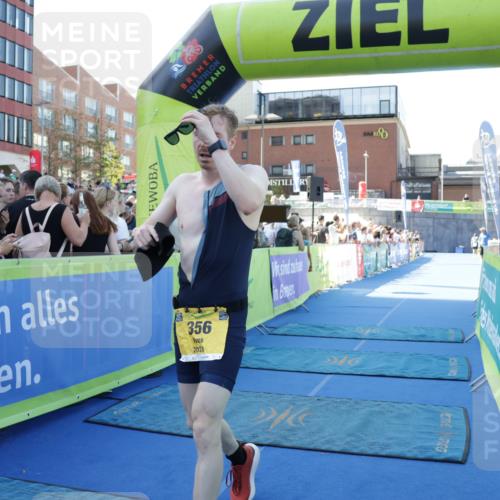 09.08.2026 - GEWOBA Citytriathlon Bremen Yannick Fuchs http://msf.ph/oto/9933969 09.08.2026 11:31:28 Ziel 356 meine-sportfotos.de