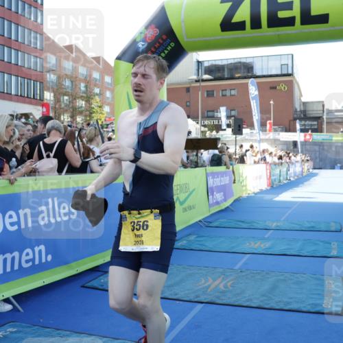 09.08.2026 - GEWOBA Citytriathlon Bremen Yannick Fuchs http://msf.ph/oto/9933970 09.08.2026 11:31:28 Ziel 356 meine-sportfotos.de