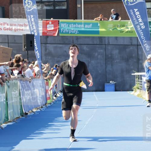 09.08.2026 - GEWOBA Citytriathlon Bremen Yannick Fuchs http://msf.ph/oto/9934004 09.08.2026 11:31:54 Ziel 288, 294 meine-sportfotos.de