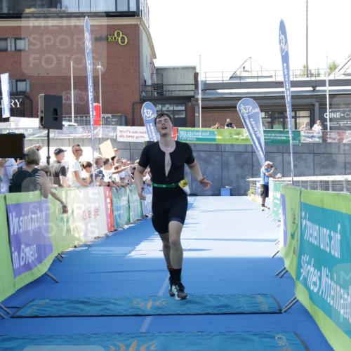 09.08.2026 - GEWOBA Citytriathlon Bremen Yannick Fuchs http://msf.ph/oto/9934005 09.08.2026 11:31:56 Ziel 294 meine-sportfotos.de