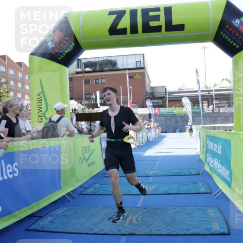09.08.2026 - GEWOBA Citytriathlon Bremen Yannick Fuchs http://msf.ph/oto/9934007 09.08.2026 11:31:57 Ziel 294 meine-sportfotos.de