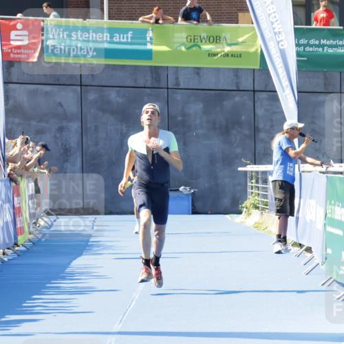 09.08.2026 - GEWOBA Citytriathlon Bremen Yannick Fuchs http://msf.ph/oto/9934016 09.08.2026 11:32:15 Ziel 350 meine-sportfotos.de