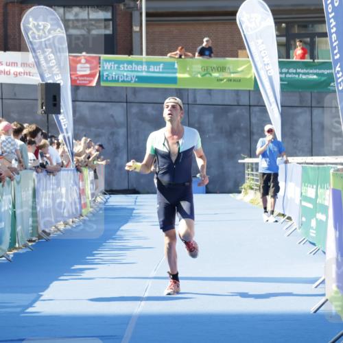 09.08.2026 - GEWOBA Citytriathlon Bremen Yannick Fuchs http://msf.ph/oto/9934017 09.08.2026 11:32:17 Ziel 350 meine-sportfotos.de
