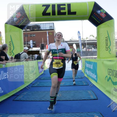09.08.2026 - GEWOBA Citytriathlon Bremen Yannick Fuchs http://msf.ph/oto/9934046 09.08.2026 11:32:34 Ziel 436, 489 meine-sportfotos.de