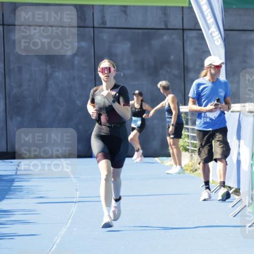 09.08.2026 - GEWOBA Citytriathlon Bremen Yannick Fuchs http://msf.ph/oto/9934065 09.08.2026 11:32:57 Ziel 454 meine-sportfotos.de