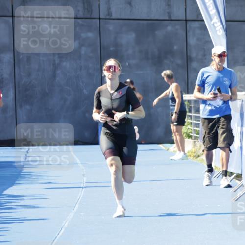 09.08.2026 - GEWOBA Citytriathlon Bremen Yannick Fuchs http://msf.ph/oto/9934067 09.08.2026 11:32:57 Ziel 454 meine-sportfotos.de