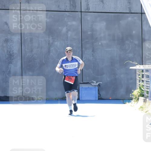 09.08.2026 - GEWOBA Citytriathlon Bremen Yannick Fuchs http://msf.ph/oto/9934086 09.08.2026 14:33:32 Ziel  meine-sportfotos.de