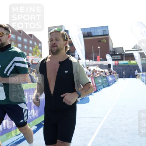 09.08.2026 - GEWOBA Citytriathlon Bremen Yannick Fuchs http://msf.ph/oto/9934109 09.08.2026 14:33:47 Ziel 563 meine-sportfotos.de