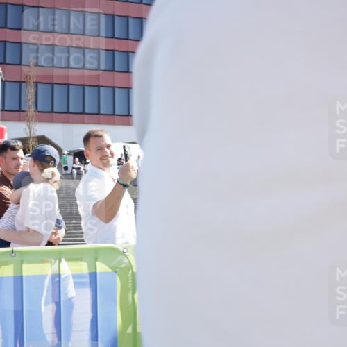 09.08.2026 - GEWOBA Citytriathlon Bremen Yannick Fuchs http://msf.ph/oto/9934138 09.08.2026 14:33:59 Ziel 1134 meine-sportfotos.de
