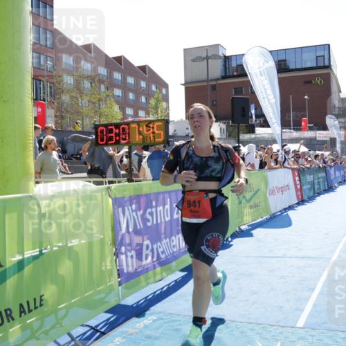 09.08.2026 - GEWOBA Citytriathlon Bremen Yannick Fuchs http://msf.ph/oto/9934149 09.08.2026 14:34:07 Ziel 941 meine-sportfotos.de