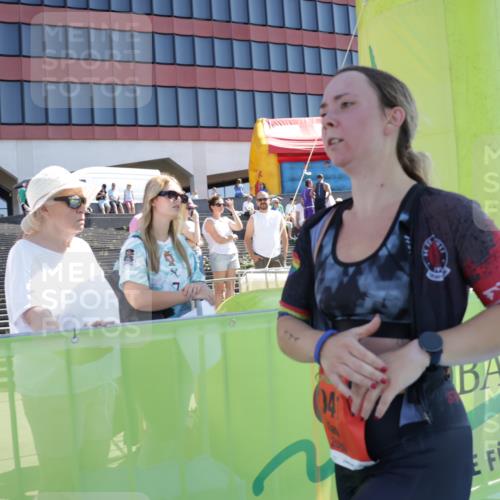 09.08.2026 - GEWOBA Citytriathlon Bremen Yannick Fuchs http://msf.ph/oto/9934154 09.08.2026 14:34:08 Ziel 941 meine-sportfotos.de