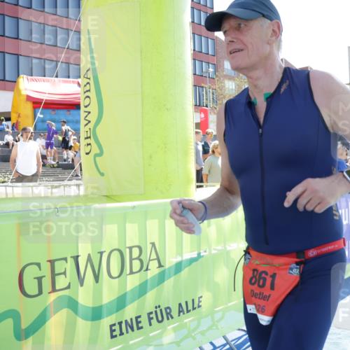 09.08.2026 - GEWOBA Citytriathlon Bremen Yannick Fuchs http://msf.ph/oto/9934180 09.08.2026 14:34:18 Ziel 861, 1155 meine-sportfotos.de