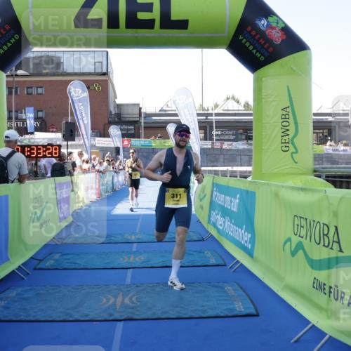 09.08.2026 - GEWOBA Citytriathlon Bremen Yannick Fuchs http://msf.ph/oto/9934209 09.08.2026 11:33:32 Ziel 311, 327 meine-sportfotos.de