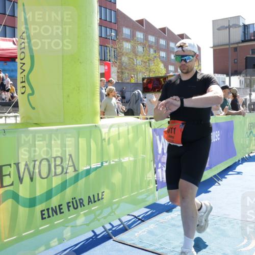 09.08.2026 - GEWOBA Citytriathlon Bremen Yannick Fuchs http://msf.ph/oto/9934210 09.08.2026 14:34:27 Ziel 611 meine-sportfotos.de