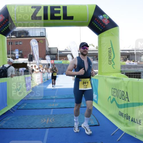 09.08.2026 - GEWOBA Citytriathlon Bremen Yannick Fuchs http://msf.ph/oto/9934211 09.08.2026 11:33:32 Ziel 311, 327 meine-sportfotos.de