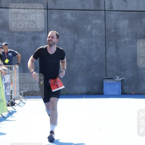 09.08.2026 - GEWOBA Citytriathlon Bremen Yannick Fuchs http://msf.ph/oto/9934220 09.08.2026 14:34:38 Ziel  meine-sportfotos.de