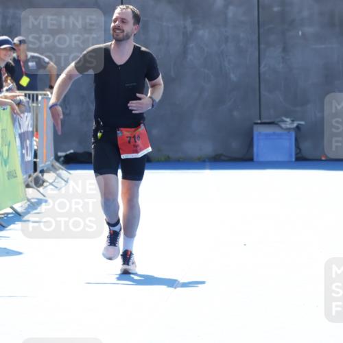09.08.2026 - GEWOBA Citytriathlon Bremen Yannick Fuchs http://msf.ph/oto/9934222 09.08.2026 14:34:38 Ziel  meine-sportfotos.de