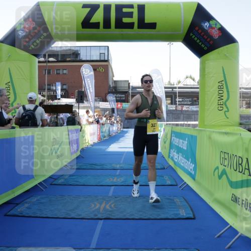 09.08.2026 - GEWOBA Citytriathlon Bremen Yannick Fuchs http://msf.ph/oto/9934225 09.08.2026 11:33:35 Ziel 311, 327 meine-sportfotos.de