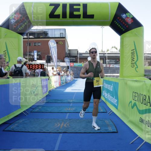 09.08.2026 - GEWOBA Citytriathlon Bremen Yannick Fuchs http://msf.ph/oto/9934227 09.08.2026 11:33:35 Ziel 311, 327 meine-sportfotos.de