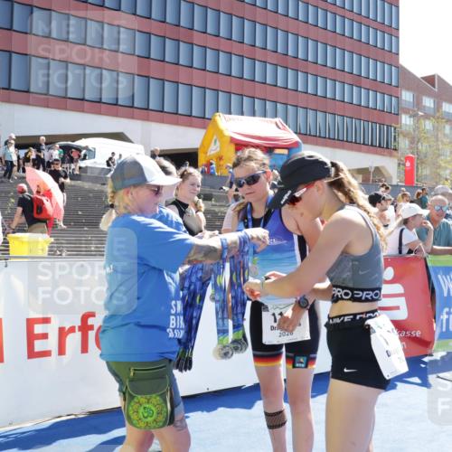 09.08.2026 - GEWOBA Citytriathlon Bremen Yannick Fuchs http://msf.ph/oto/9934237 09.08.2026 14:35:32 Ziel 959 meine-sportfotos.de