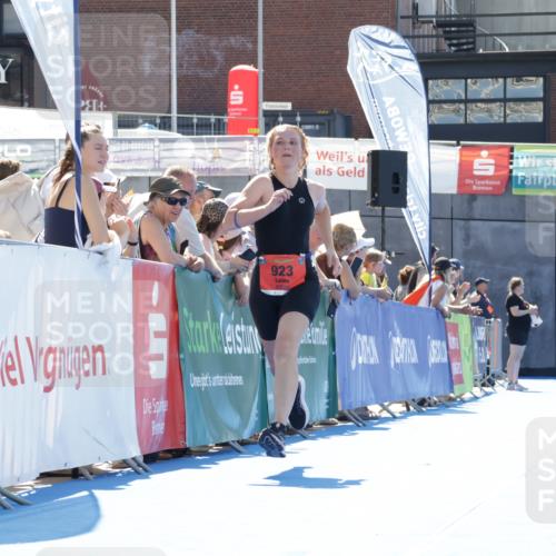 09.08.2026 - GEWOBA Citytriathlon Bremen Yannick Fuchs http://msf.ph/oto/9934255 09.08.2026 14:35:57 Ziel 923 meine-sportfotos.de