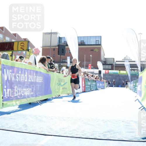 09.08.2026 - GEWOBA Citytriathlon Bremen Yannick Fuchs http://msf.ph/oto/9934259 09.08.2026 14:35:59 Ziel 923 meine-sportfotos.de