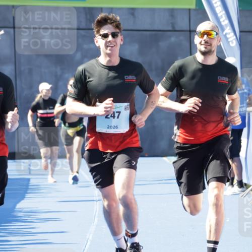 09.08.2026 - GEWOBA Citytriathlon Bremen Yannick Fuchs http://msf.ph/oto/9934261 09.08.2026 11:34:09 Ziel 247 meine-sportfotos.de