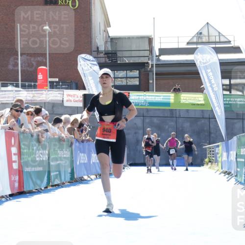 09.08.2026 - GEWOBA Citytriathlon Bremen Yannick Fuchs http://msf.ph/oto/9934270 09.08.2026 14:36:04 Ziel 923, 940 meine-sportfotos.de