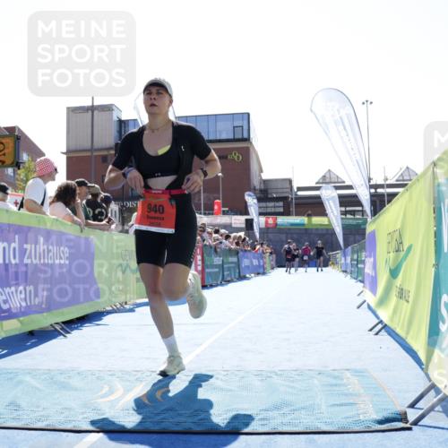 09.08.2026 - GEWOBA Citytriathlon Bremen Yannick Fuchs http://msf.ph/oto/9934279 09.08.2026 14:36:06 Ziel 940, 1102 meine-sportfotos.de