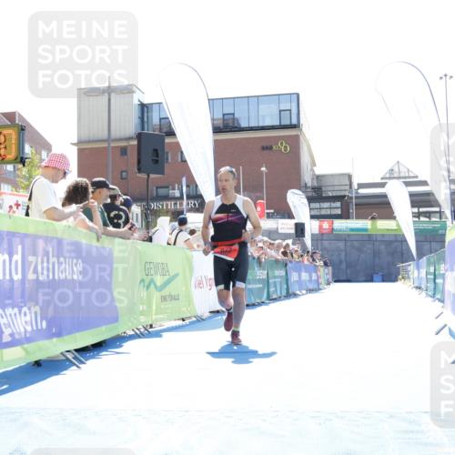 09.08.2026 - GEWOBA Citytriathlon Bremen Yannick Fuchs http://msf.ph/oto/9934310 09.08.2026 14:36:14 Ziel 817, 1102 meine-sportfotos.de