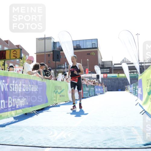 09.08.2026 - GEWOBA Citytriathlon Bremen Yannick Fuchs http://msf.ph/oto/9934312 09.08.2026 14:36:14 Ziel 817, 1102 meine-sportfotos.de