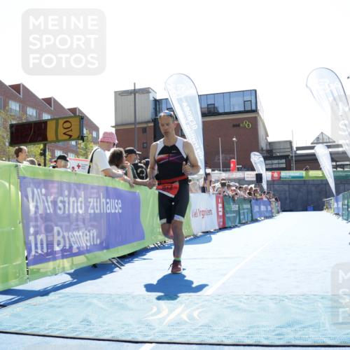 09.08.2026 - GEWOBA Citytriathlon Bremen Yannick Fuchs http://msf.ph/oto/9934316 09.08.2026 14:36:15 Ziel 817, 1102 meine-sportfotos.de