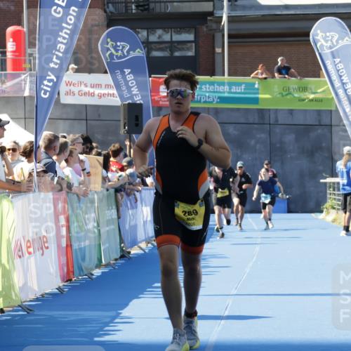 09.08.2026 - GEWOBA Citytriathlon Bremen Yannick Fuchs http://msf.ph/oto/9934358 09.08.2026 11:34:58 Ziel 289 meine-sportfotos.de