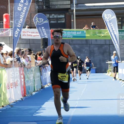 09.08.2026 - GEWOBA Citytriathlon Bremen Yannick Fuchs http://msf.ph/oto/9934360 09.08.2026 11:34:58 Ziel 289 meine-sportfotos.de