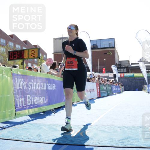 09.08.2026 - GEWOBA Citytriathlon Bremen Yannick Fuchs http://msf.ph/oto/9934364 09.08.2026 14:36:59 Ziel 985 meine-sportfotos.de