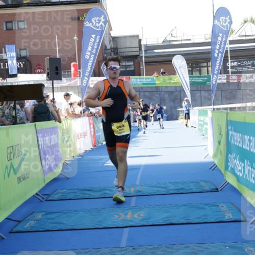 09.08.2026 - GEWOBA Citytriathlon Bremen Yannick Fuchs http://msf.ph/oto/9934365 09.08.2026 11:34:59 Ziel 195, 289, 324 meine-sportfotos.de