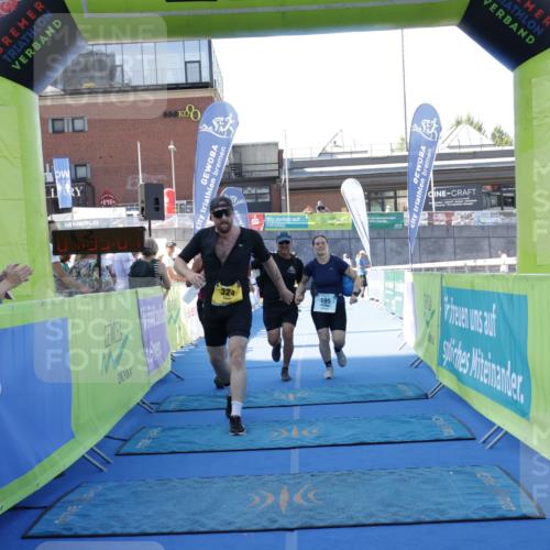 09.08.2026 - GEWOBA Citytriathlon Bremen Yannick Fuchs http://msf.ph/oto/9934382 09.08.2026 11:35:05 Ziel 195, 324 meine-sportfotos.de