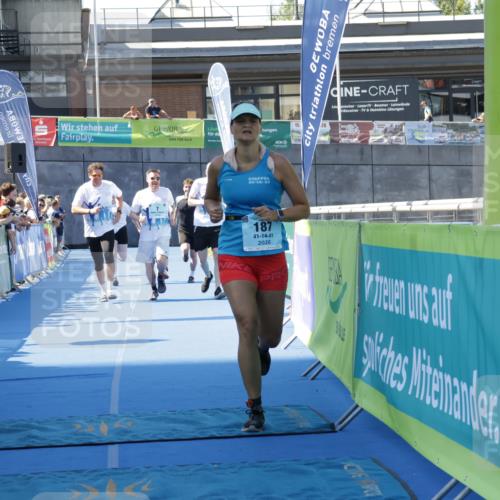 09.08.2026 - GEWOBA Citytriathlon Bremen Yannick Fuchs http://msf.ph/oto/9934414 09.08.2026 11:35:18 Ziel 7, 183, 187 meine-sportfotos.de