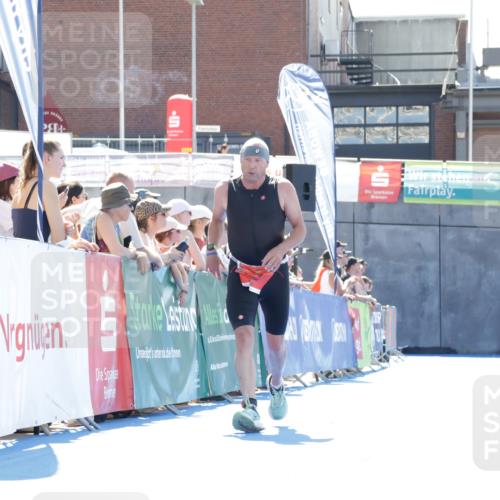 09.08.2026 - GEWOBA Citytriathlon Bremen Yannick Fuchs http://msf.ph/oto/9934417 09.08.2026 14:37:32 Ziel 860 meine-sportfotos.de