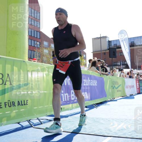 09.08.2026 - GEWOBA Citytriathlon Bremen Yannick Fuchs http://msf.ph/oto/9934424 09.08.2026 14:37:35 Ziel 860 meine-sportfotos.de