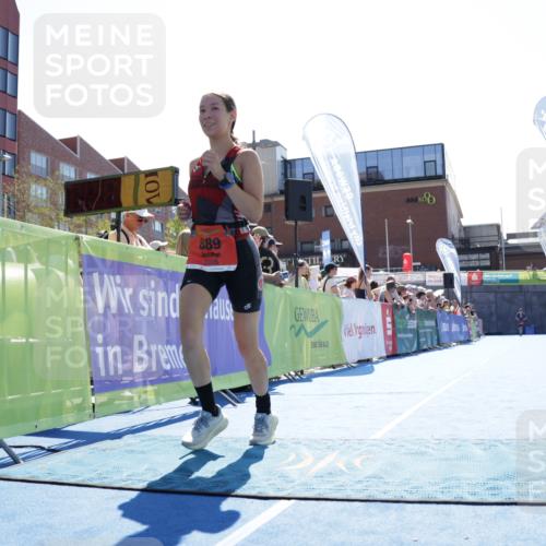 09.08.2026 - GEWOBA Citytriathlon Bremen Yannick Fuchs http://msf.ph/oto/9934451 09.08.2026 14:38:06 Ziel 889 meine-sportfotos.de