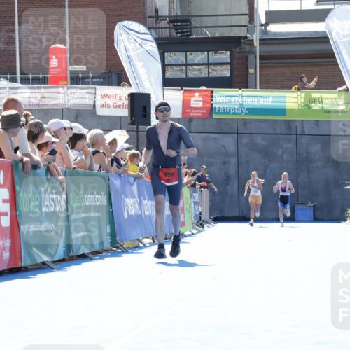 09.08.2026 - GEWOBA Citytriathlon Bremen Yannick Fuchs http://msf.ph/oto/9934453 09.08.2026 14:38:14 Ziel 656 meine-sportfotos.de