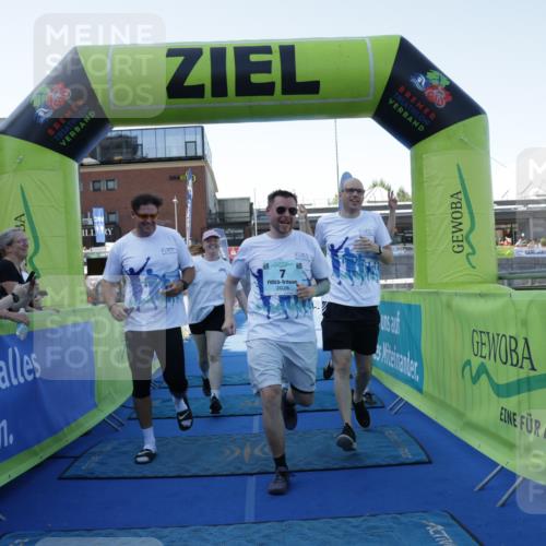 09.08.2026 - GEWOBA Citytriathlon Bremen Yannick Fuchs http://msf.ph/oto/9934454 09.08.2026 11:35:23 Ziel 3, 7, 183 meine-sportfotos.de