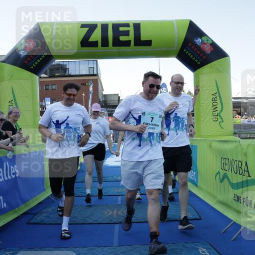 09.08.2026 - GEWOBA Citytriathlon Bremen Yannick Fuchs http://msf.ph/oto/9934459 09.08.2026 11:35:23 Ziel 3, 7, 183 meine-sportfotos.de